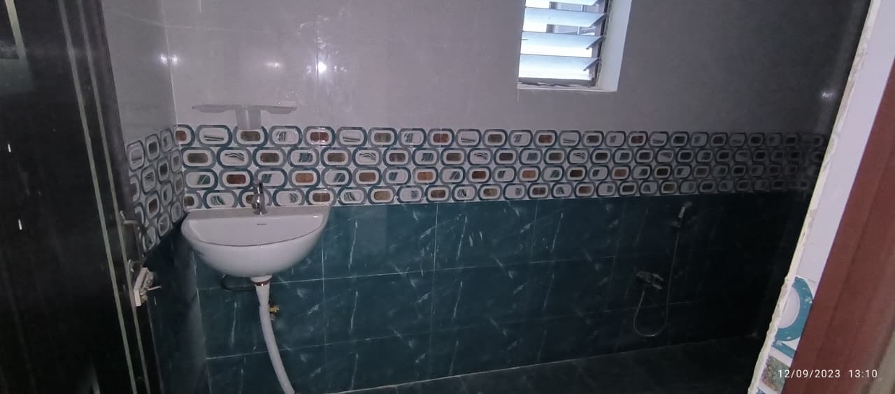 Unfurnished 3bhk in Kahilipara Main Road, Jatia, Kahilipara, Guwahati, Assam, India for Rent